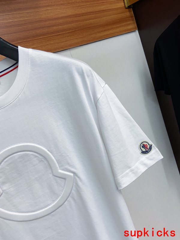 Moncler Luxury Cloth