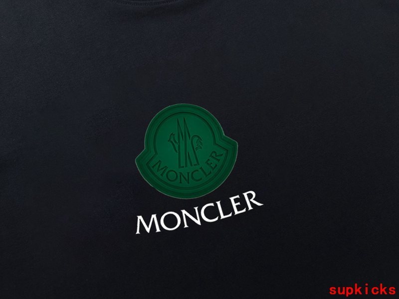 Moncler Luxury Cloth