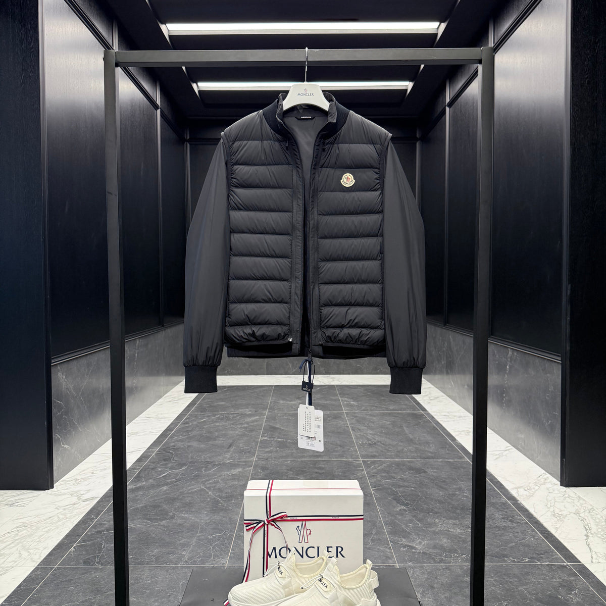 MONC VERNEY JACKET