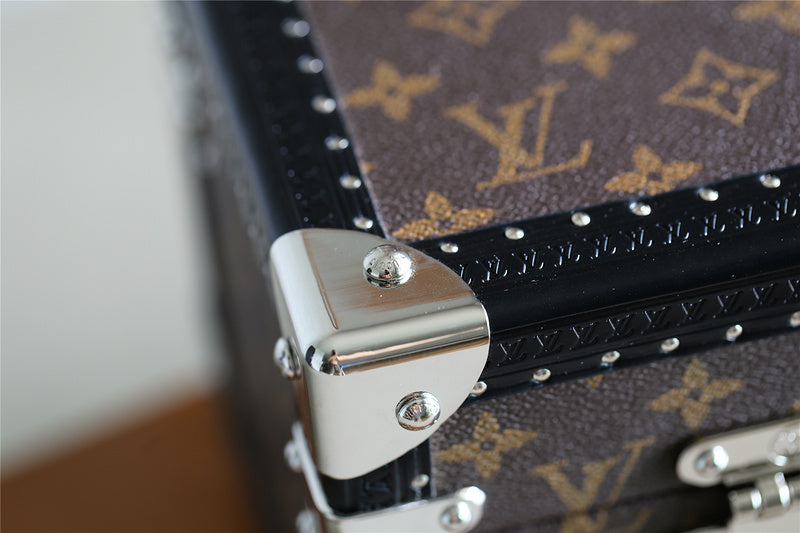 I W Fashion Lu-Vi bags - 9535