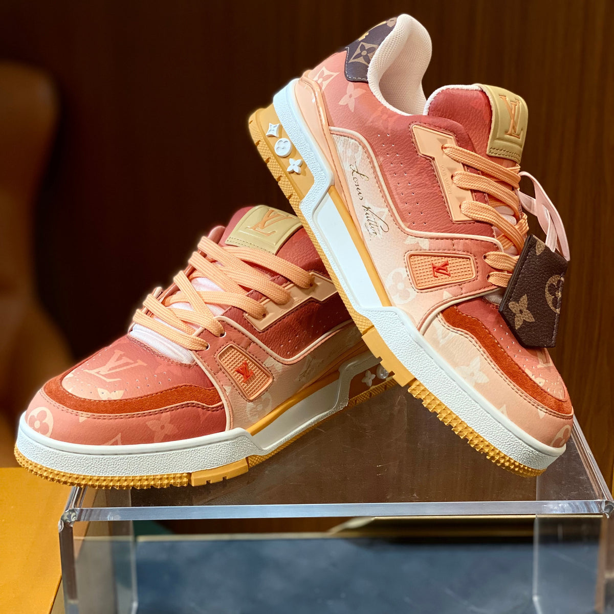 LOU SNEAKERS