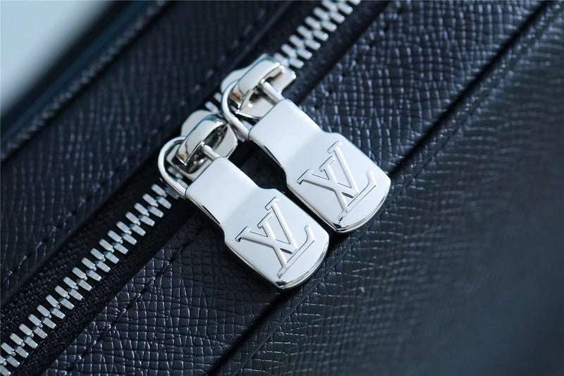 I W Fashion Lu-Vi bags - 9830