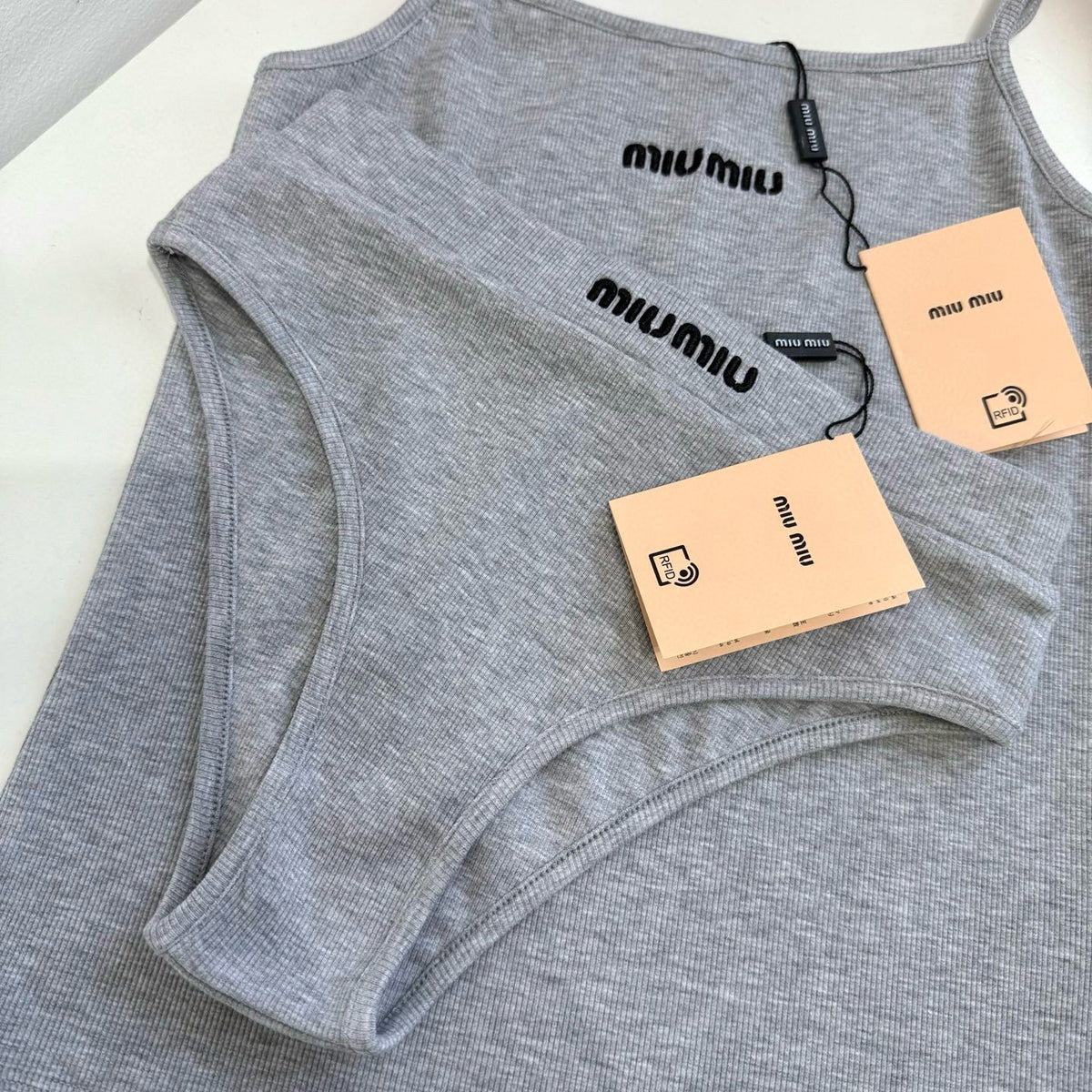 MIU M SET