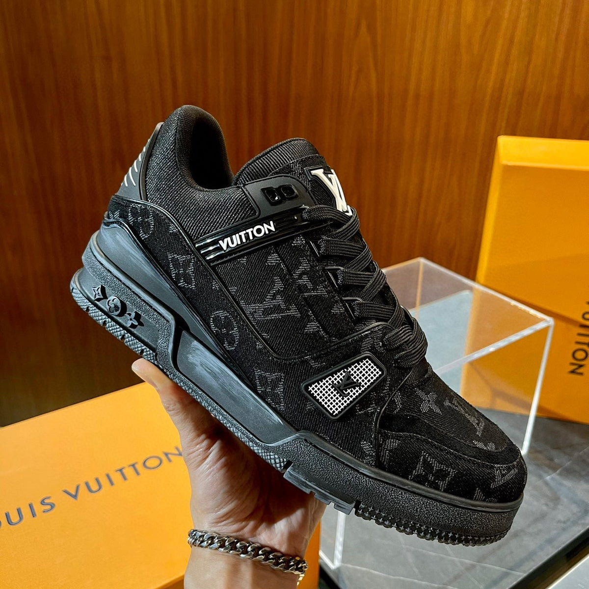 LOU TRAINERS