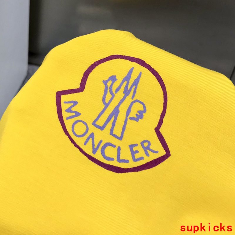 Moncler Luxury Cloth