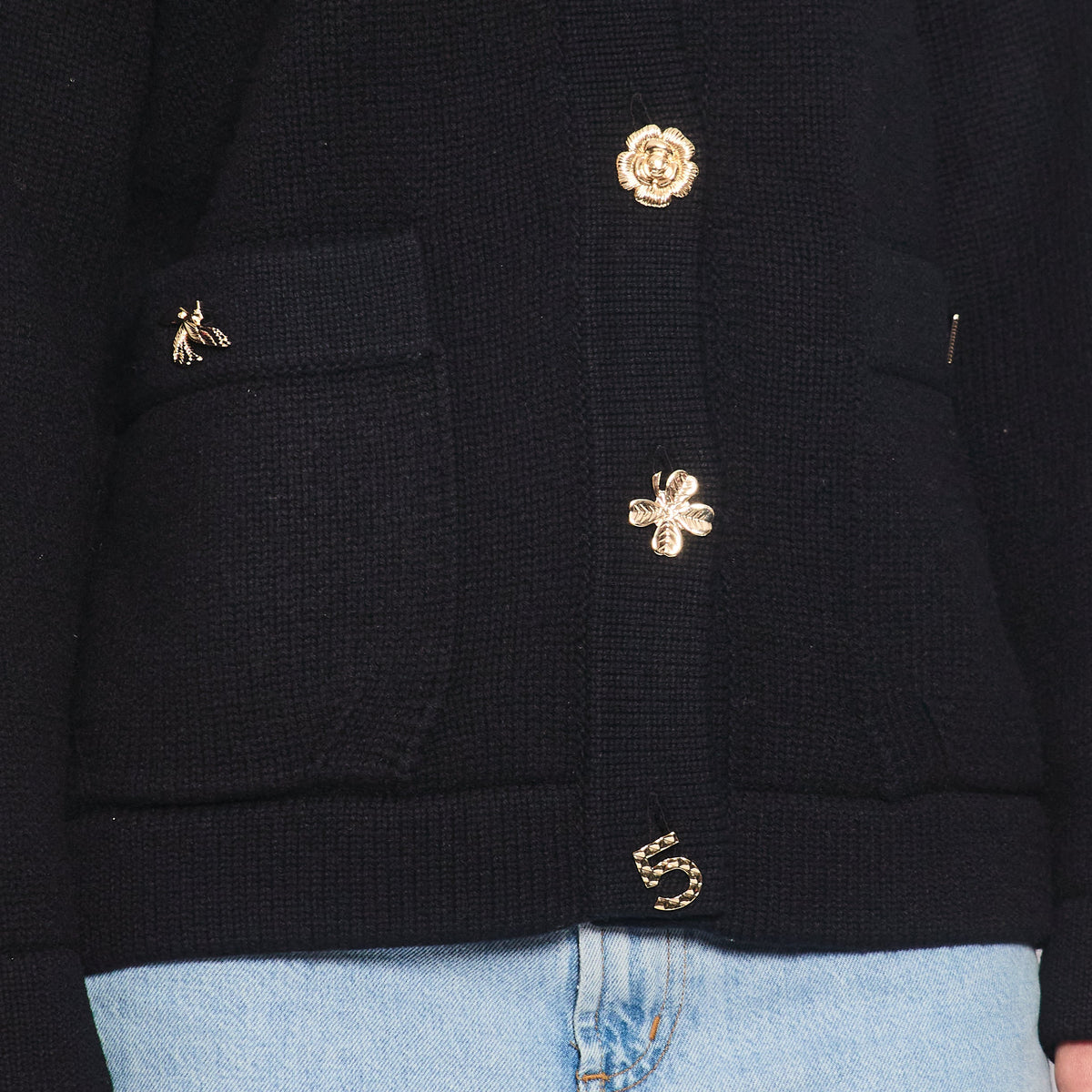 Chanel 22B Black Cashmere Knit Long Sleeve igan with Gold Charm Buttons Size FR 38 (UK 10) RRP ¬£4350