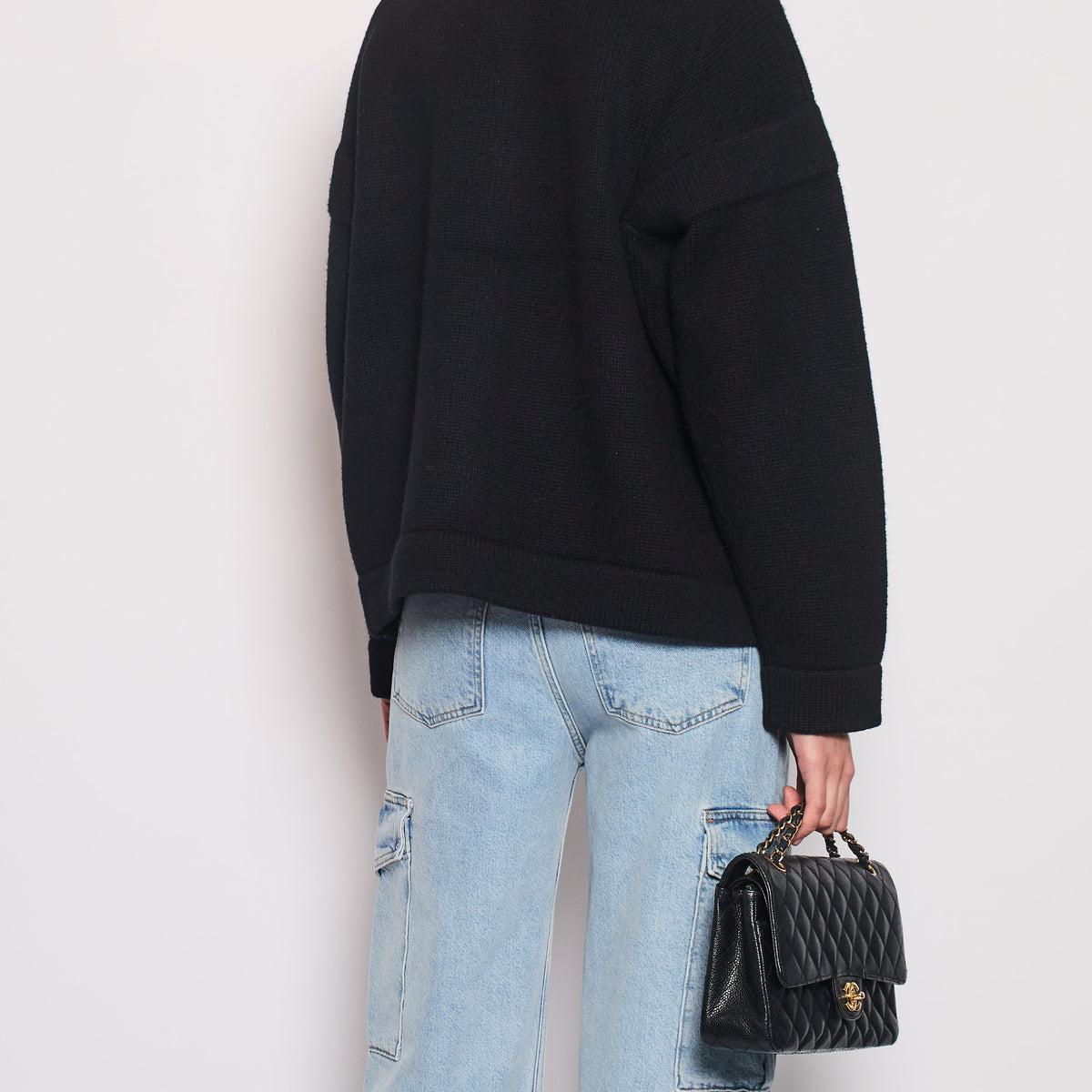 Chanel 22B Black Cashmere Knit Long Sleeve igan with Gold Charm Buttons Size FR 38 (UK 10) RRP ¬£4350