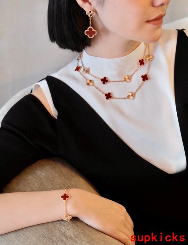 Van Cleef & Arples Jewelry