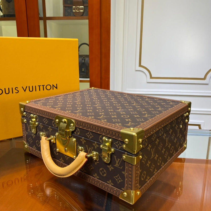 I W Fashion Lu-Vi bags - 9501