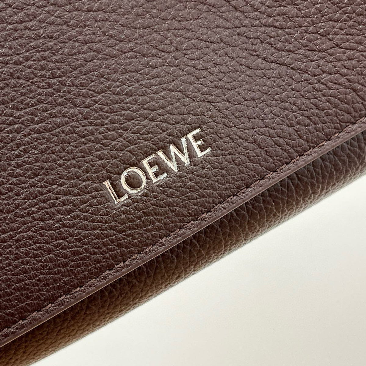 LOEW PEBBLE MESSENGER BAG
