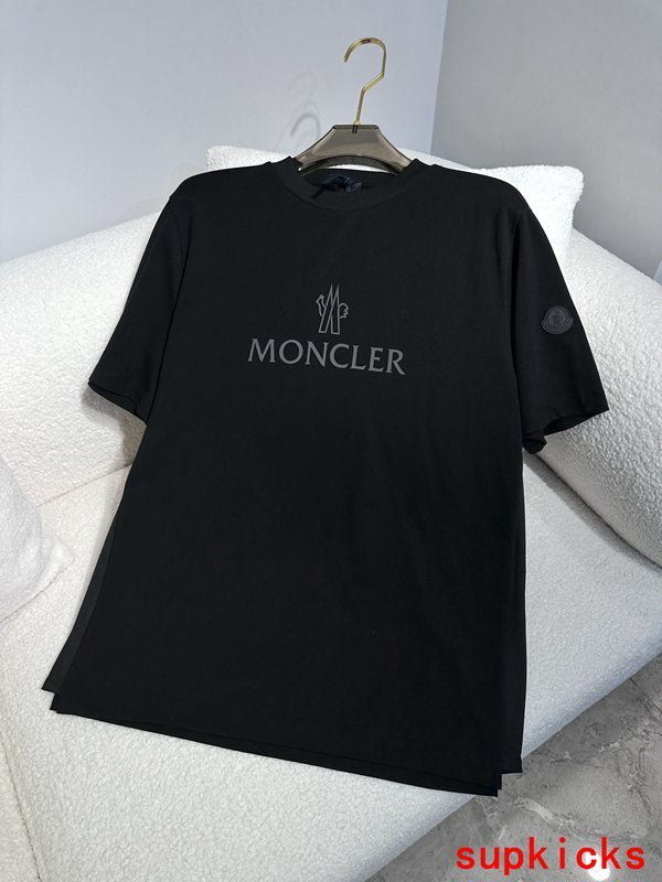 Moncler Luxury Cloth