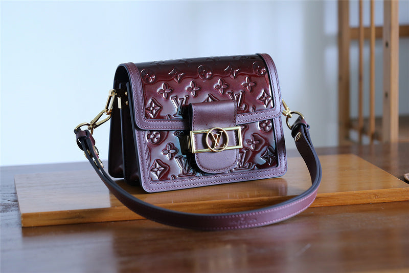 I W Fashion Lu-Vi bags - 8125