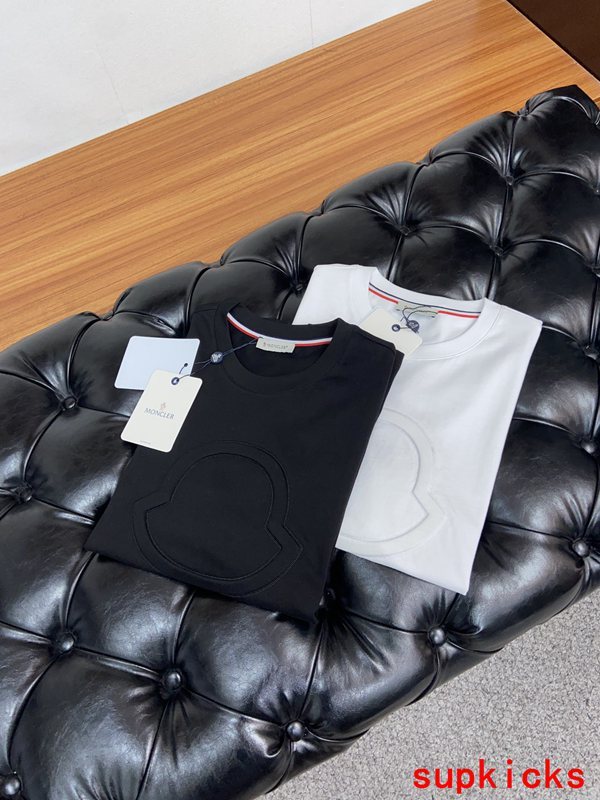 Moncler Luxury Cloth