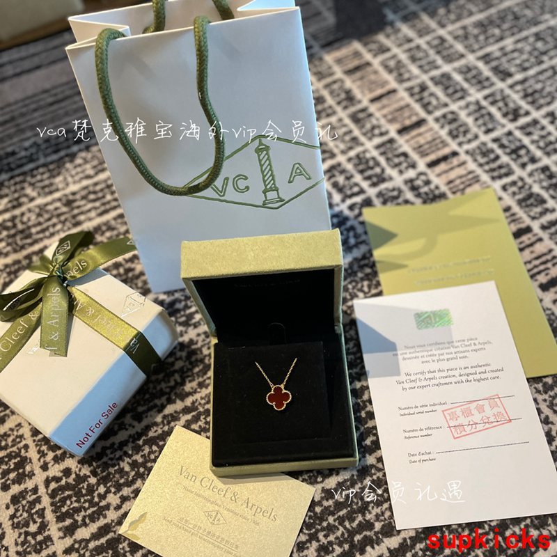 Van Cleef & Arples Jewelry