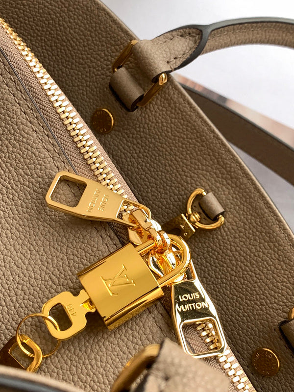 I W Fashion Lu-Vi bags - 17573