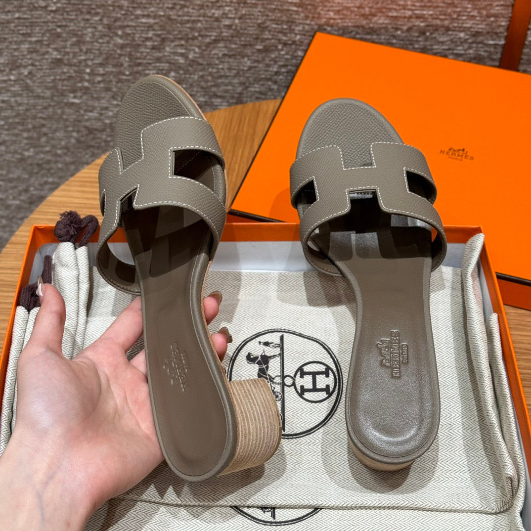 HERM OASIS SANDALS