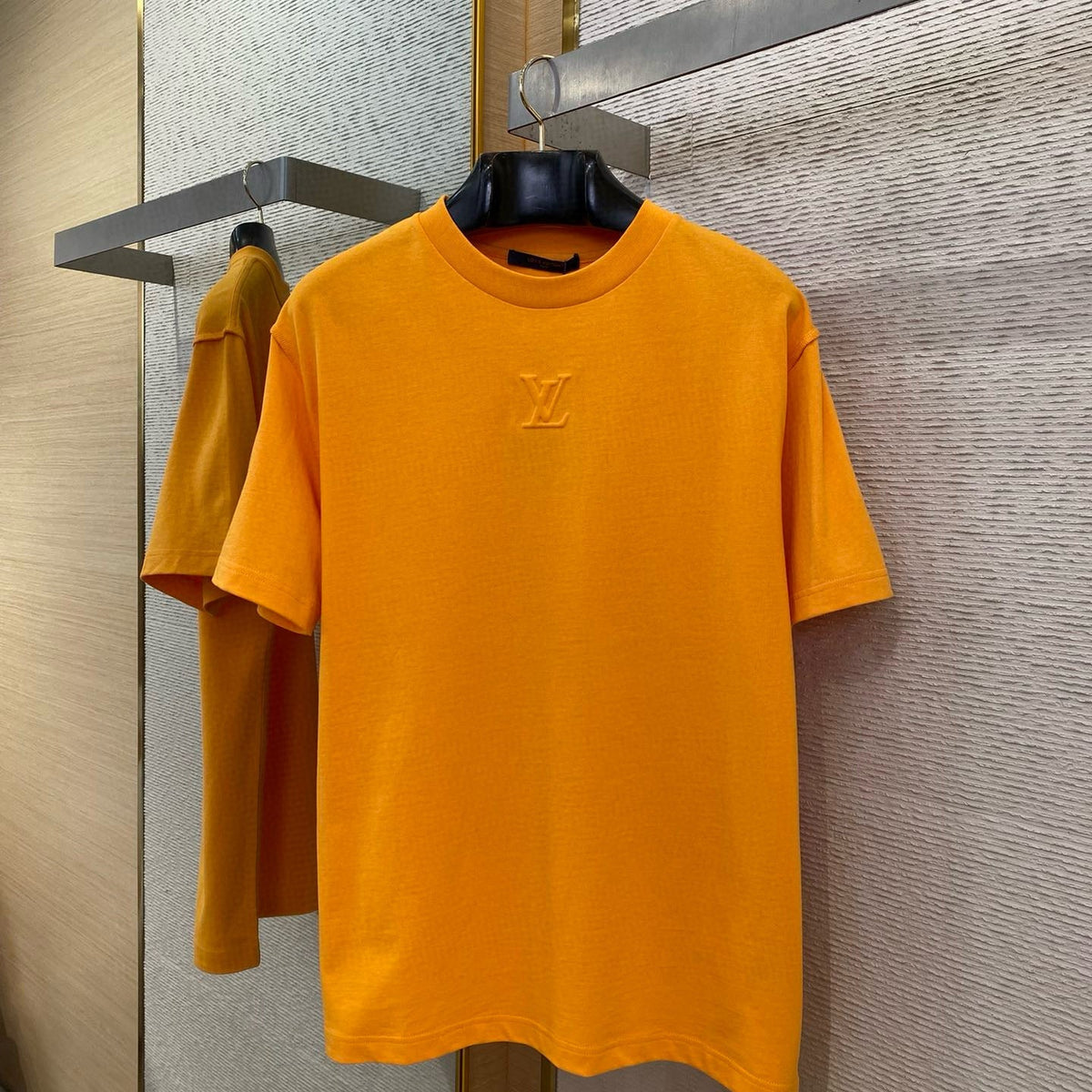 LOU T-SHIRT