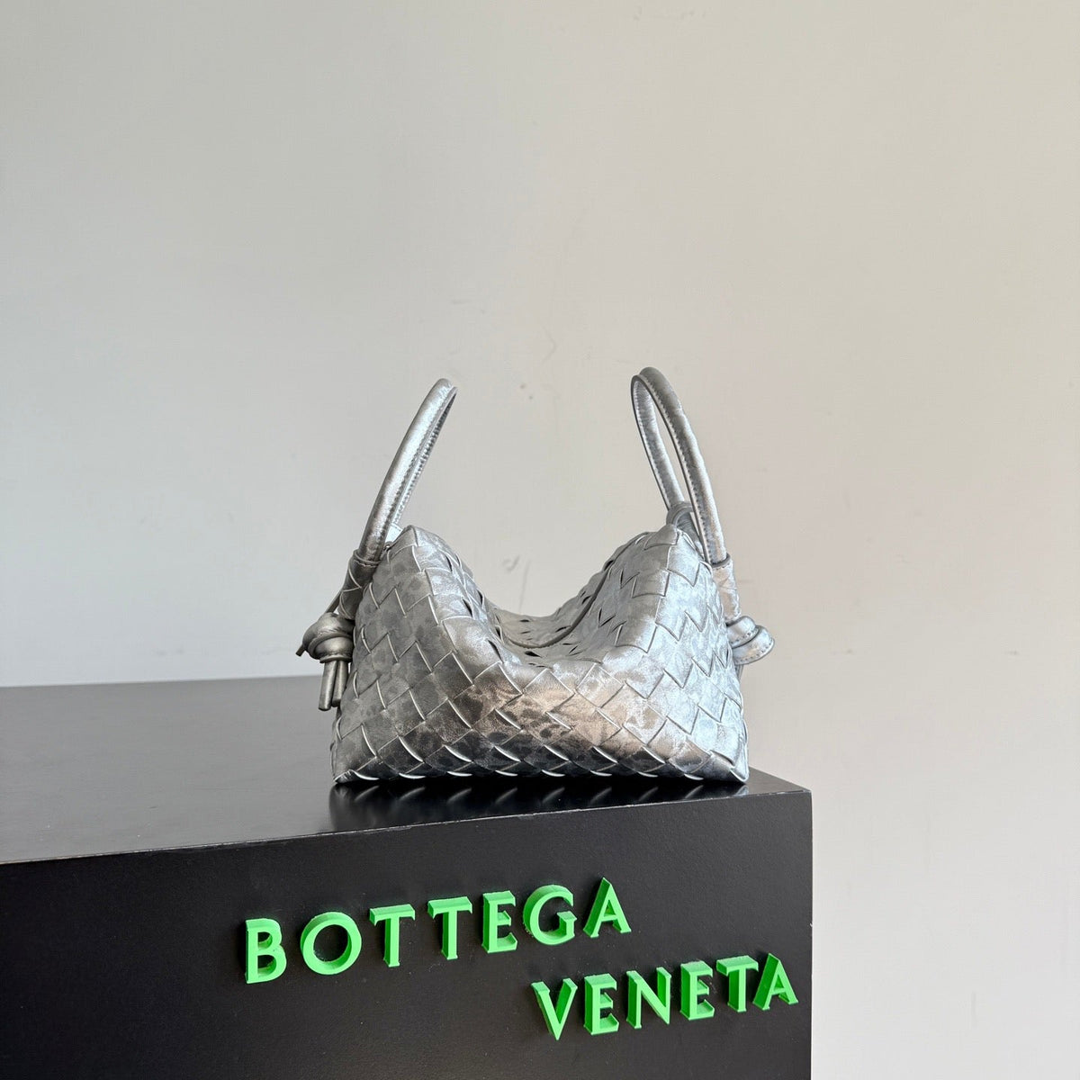 BOTT V TOP HANDLE LOOP BAG