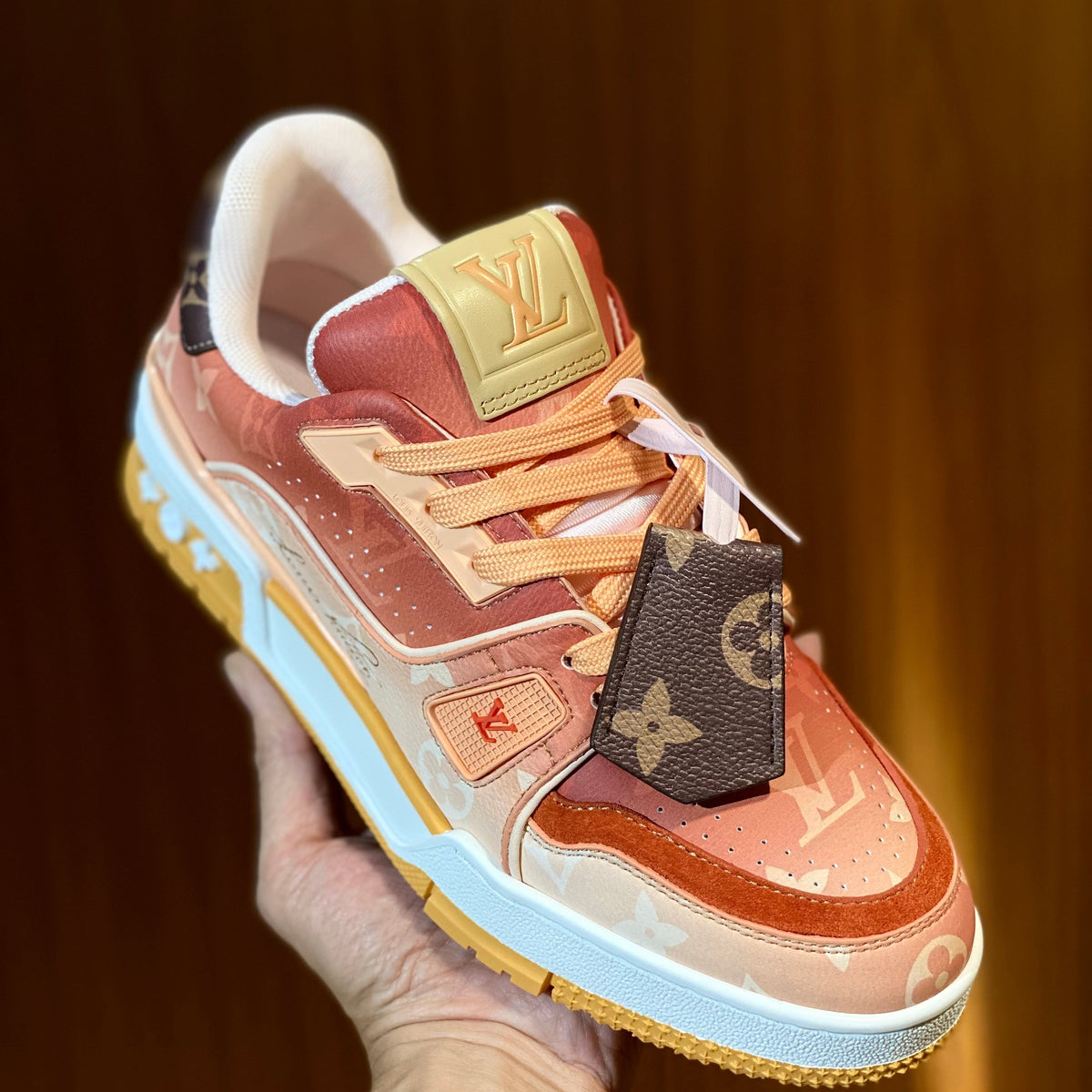 LOU SNEAKERS