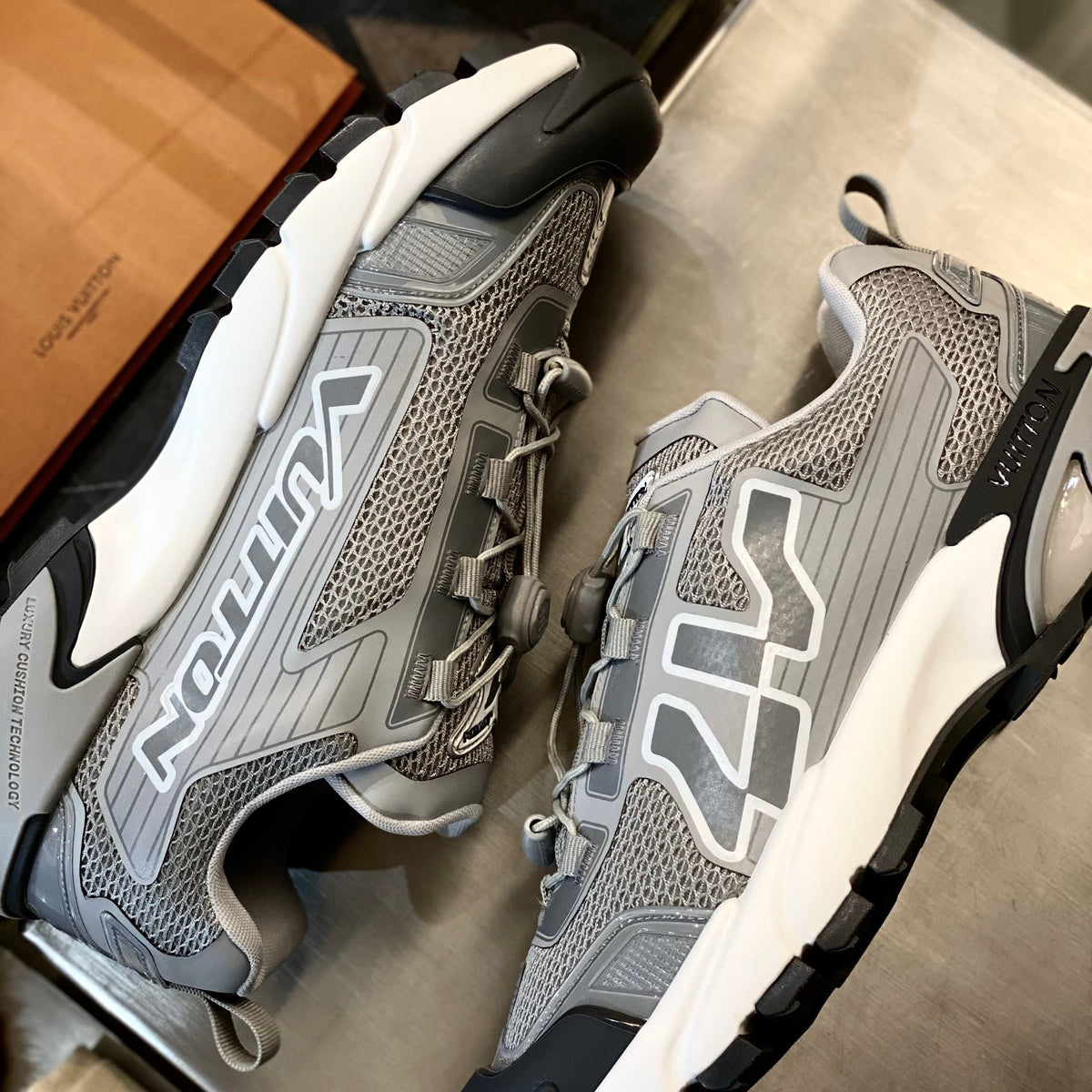 LOU RUNNER TATIC SNEAKER
