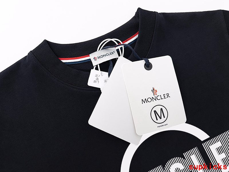 Moncler Luxury Cloth