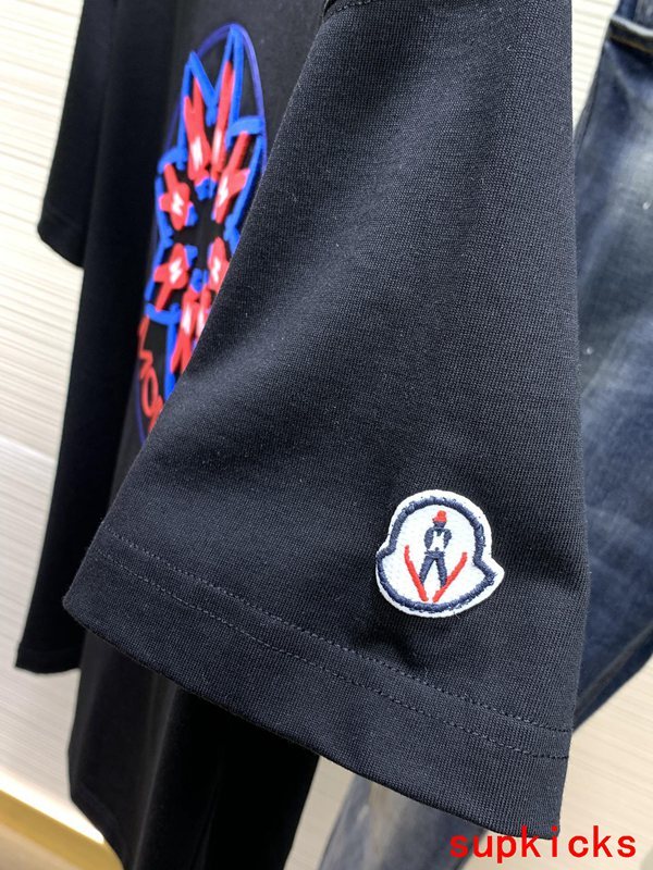 Moncler Luxury Cloth