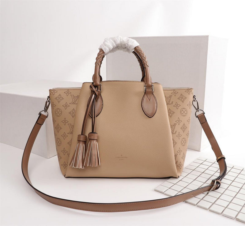 I W Fashion Lu-Vi bags - 17865