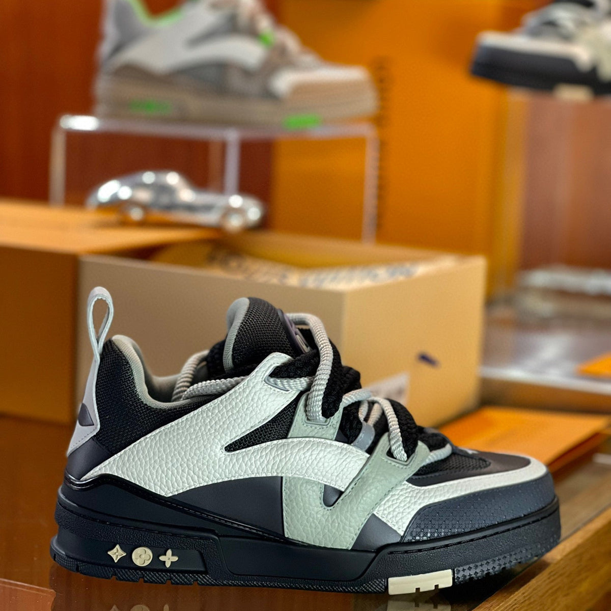 LOU TRAINERS