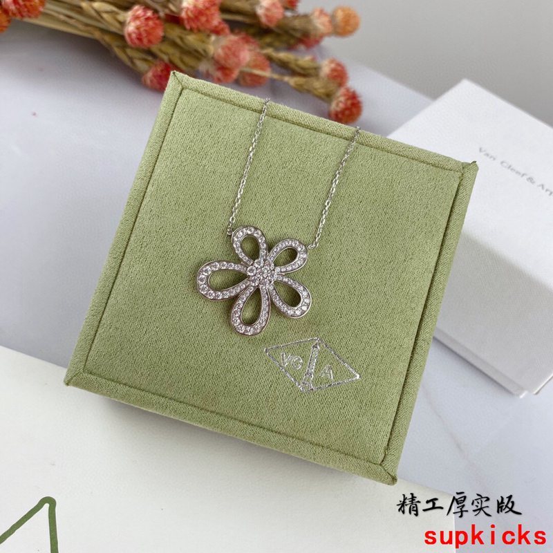 Van Cleef & Arples Jewelry