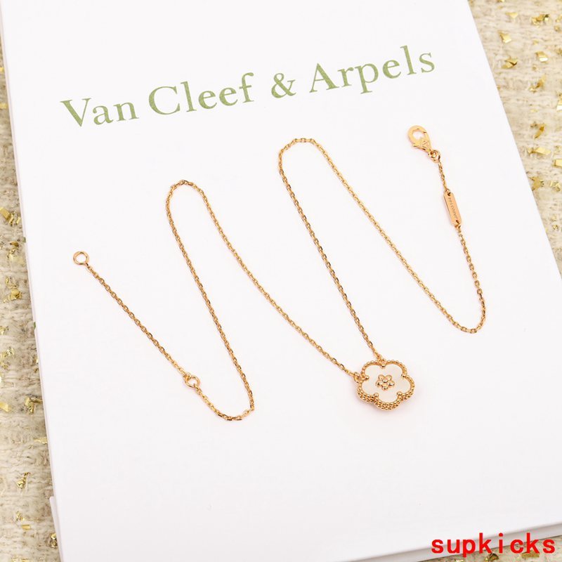Van Cleef & Arples Jewelry