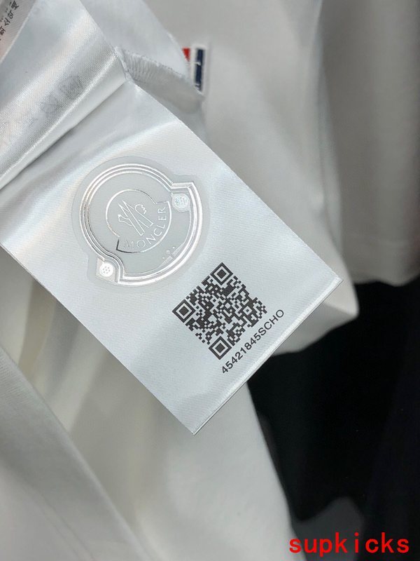 Moncler Luxury Cloth