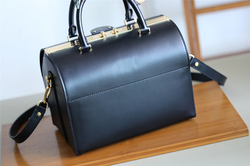 I W Fashion Lu-Vi bags - 8180