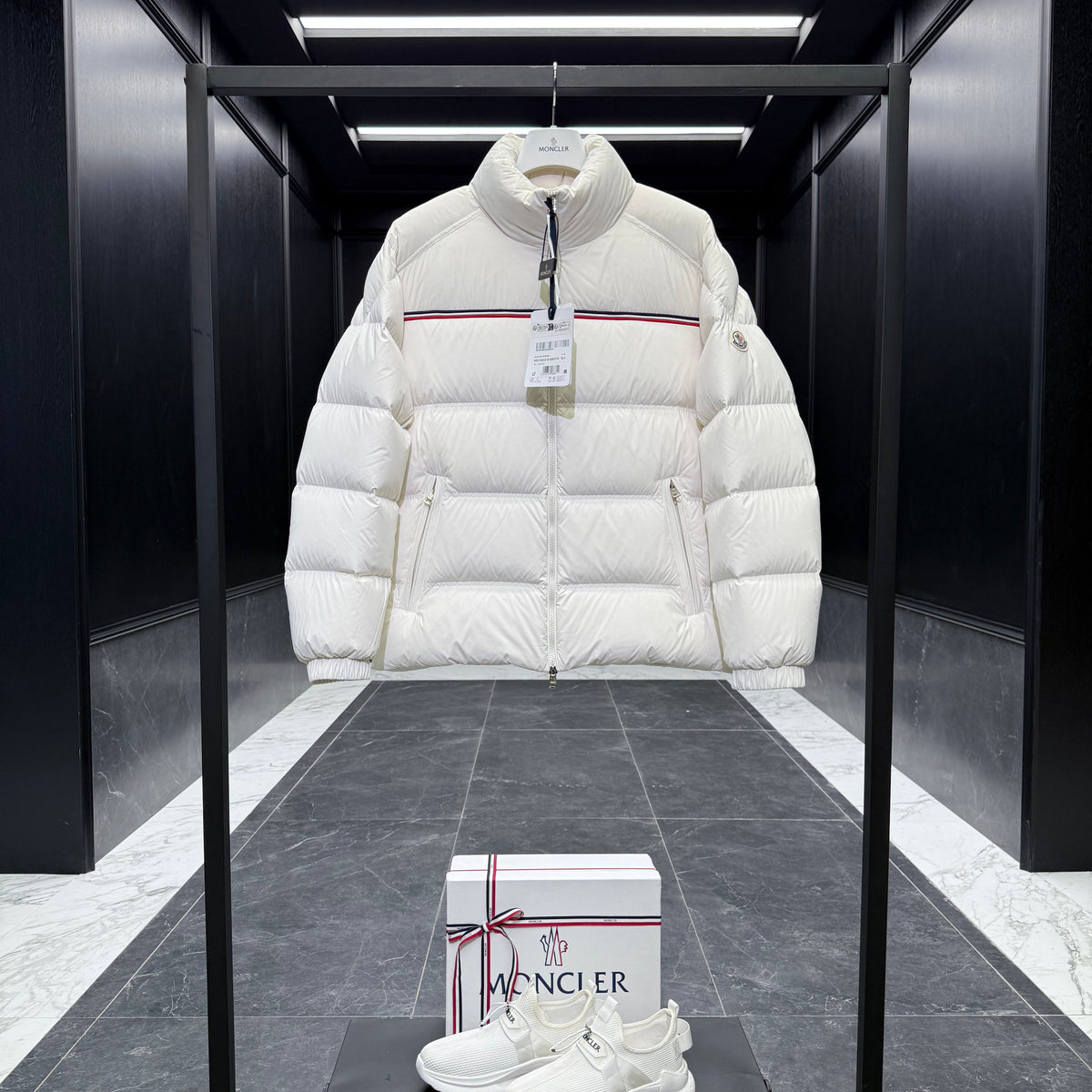 MONC BOUVAQUE JACKET