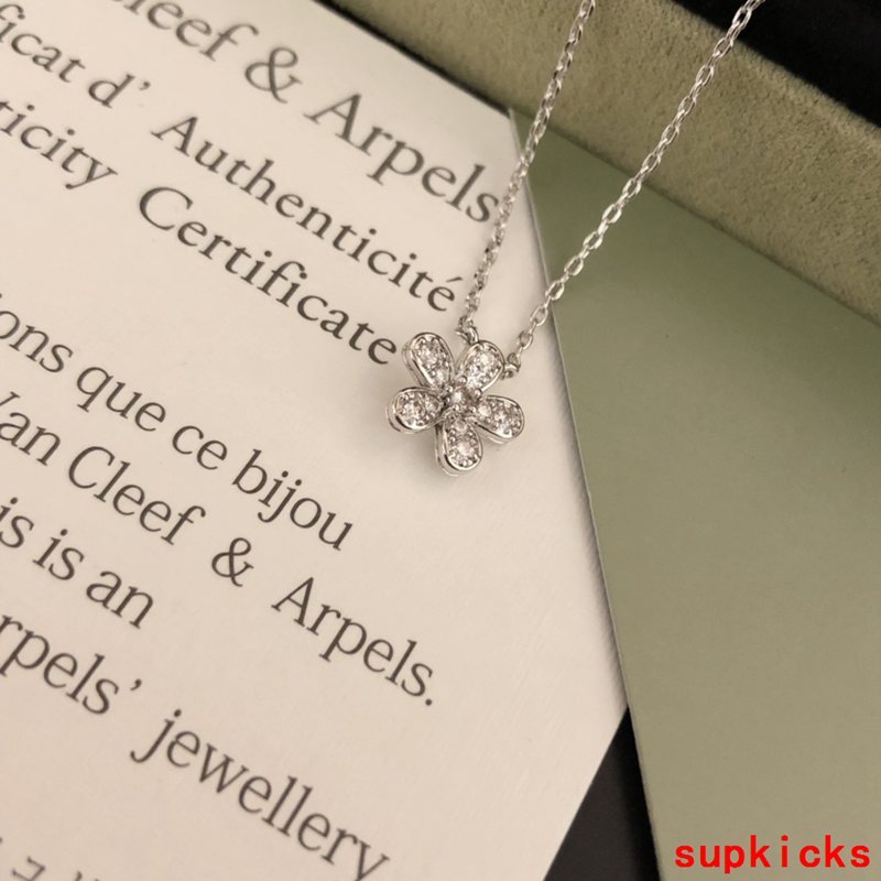 Van Cleef & Arples Jewelry