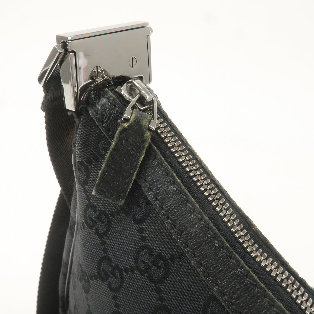 GUCCI GG Canvas Leather Shoulder Bag Cross Body Black 122790