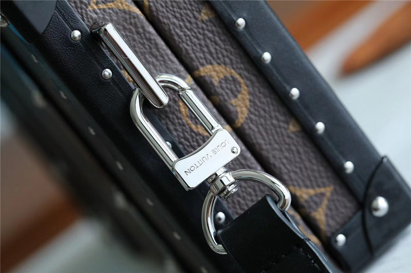I W Fashion Lu-Vi bags - 10172