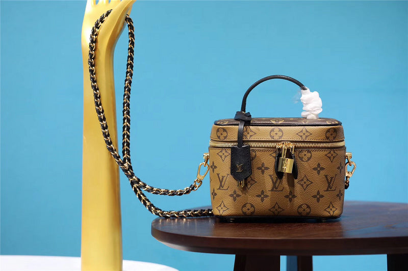 I W Fashion Lu-Vi bags - 8605