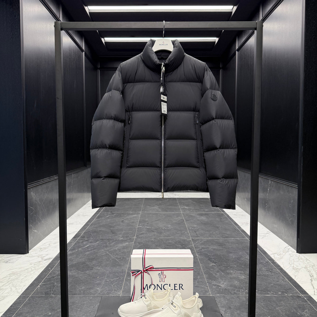 MONC TARN JACKET