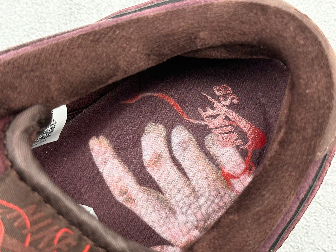 NIKE SB DUNK LOW VALENTINE’S DAY CITY OF LOVE