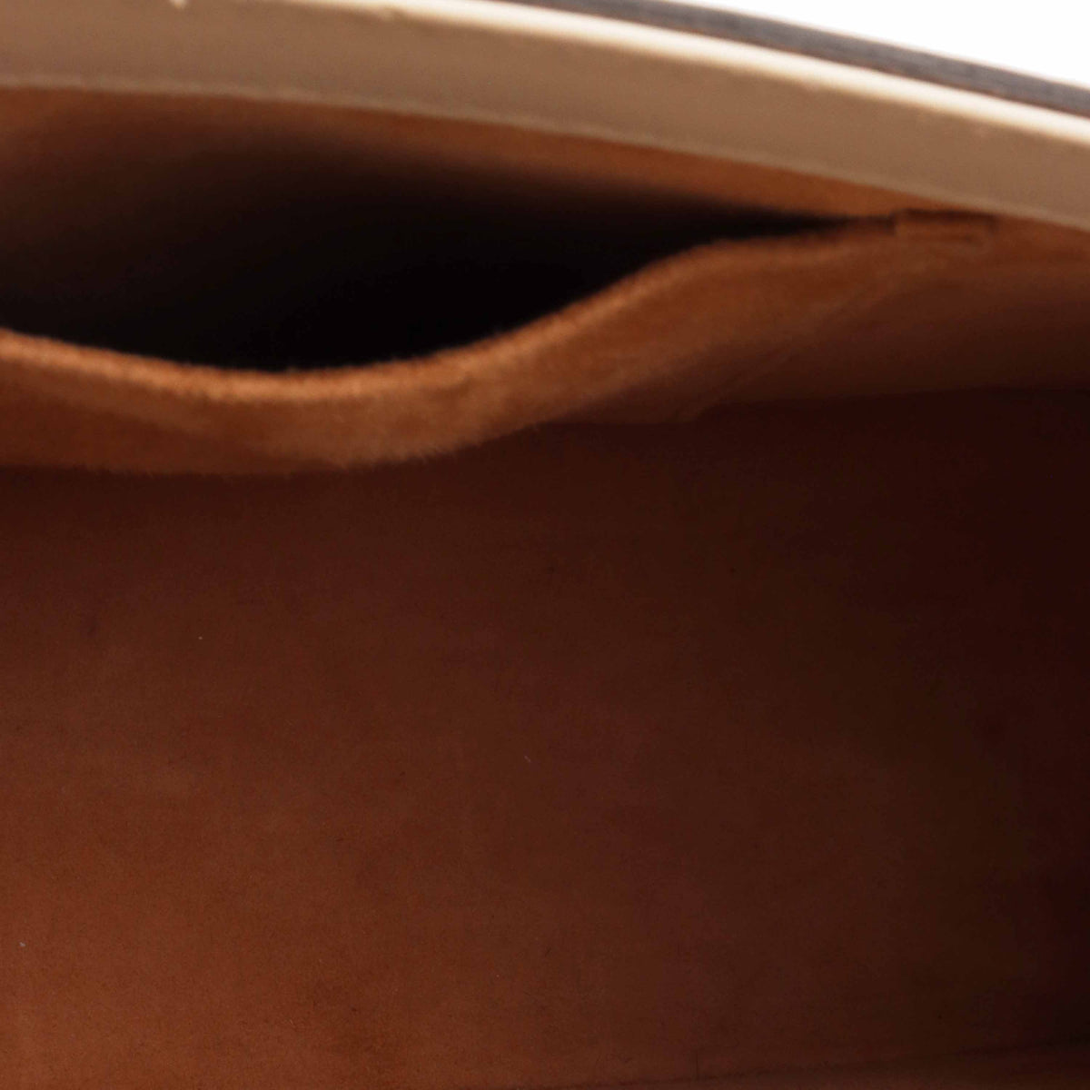 Gucci Small White Sylvie Bag.