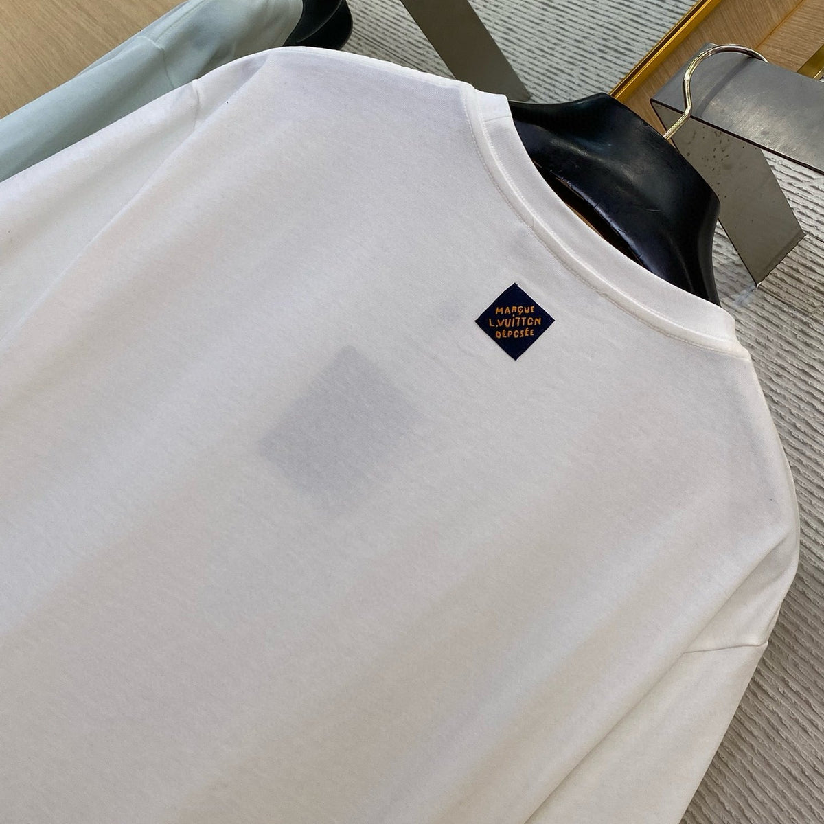 LOU T-SHIRT