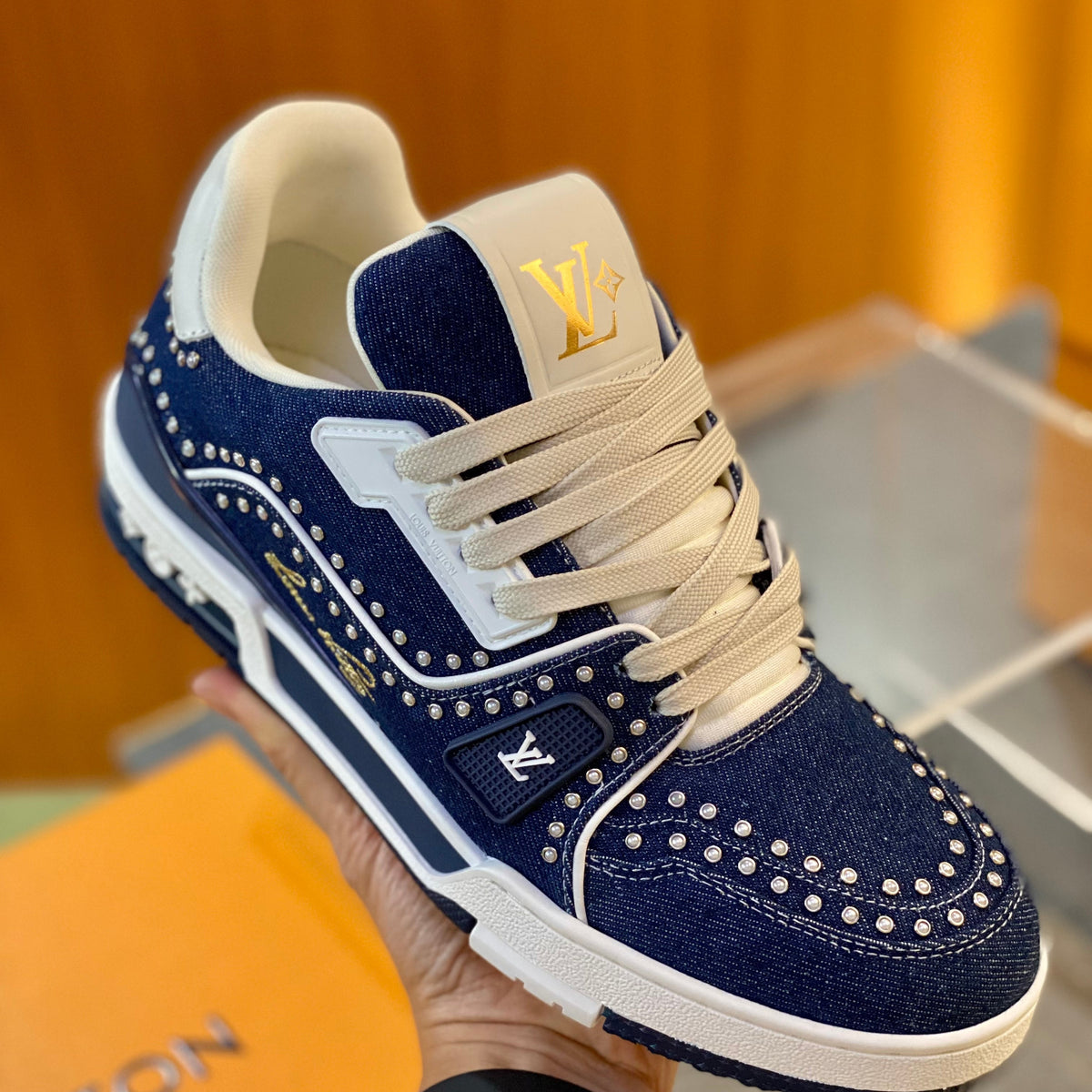 LOU TRAINERS