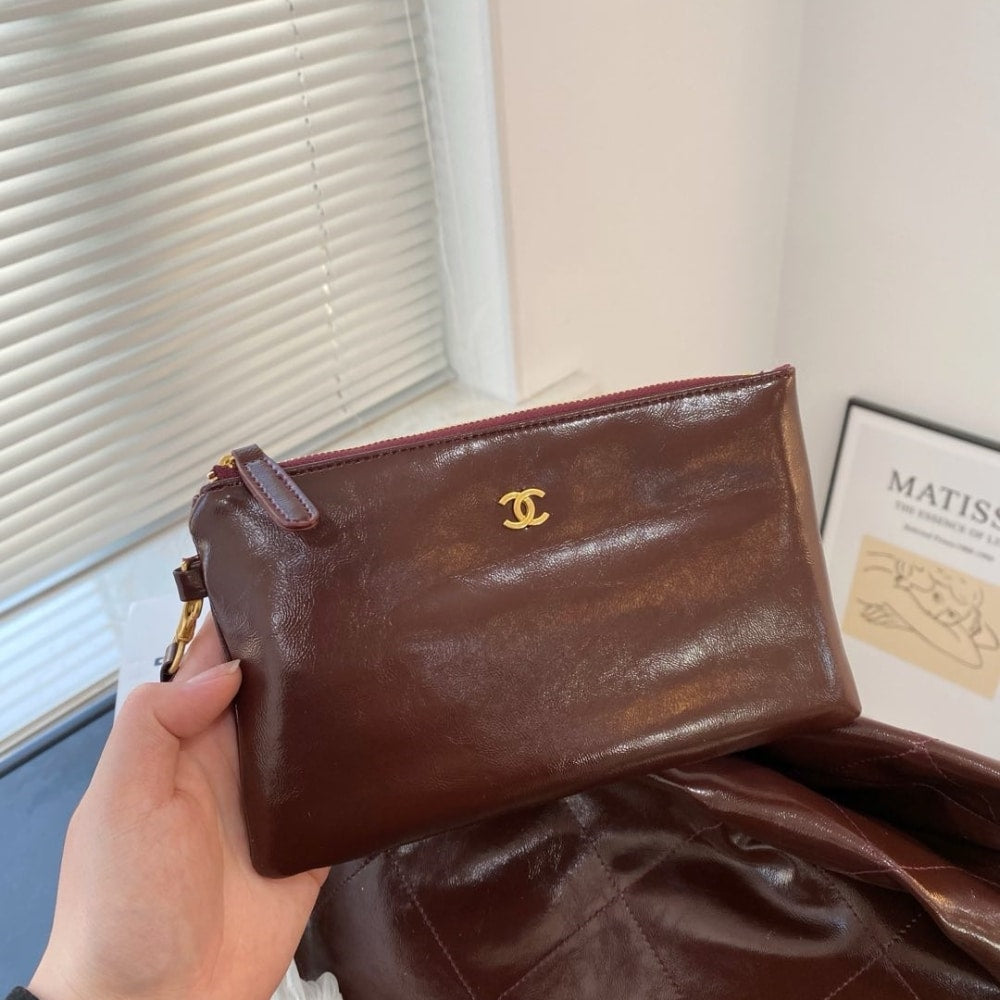 CC 22 LARGE HANDBAG DARK BROWN 41CM