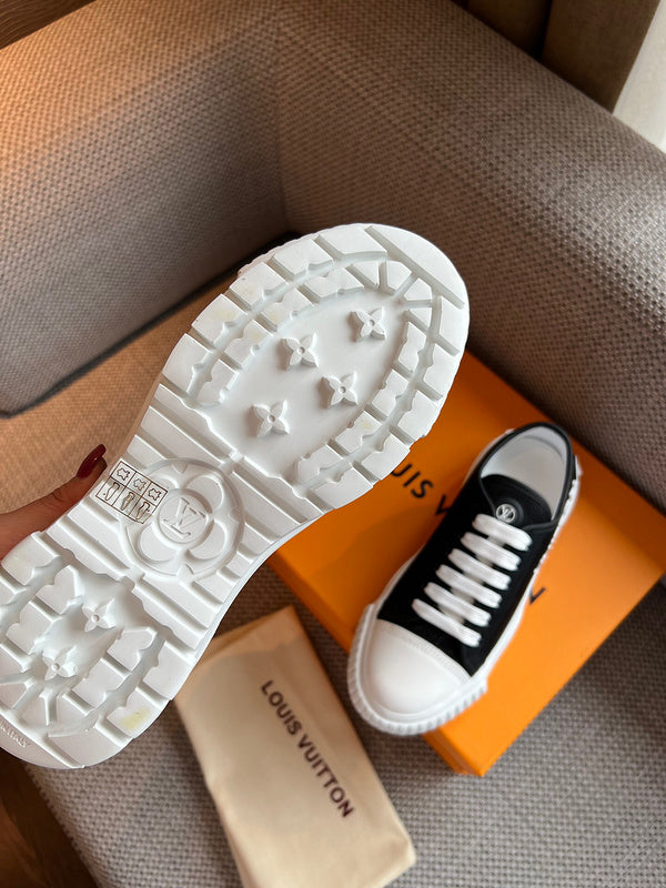 Louis Vuittion Luxury Shoes
