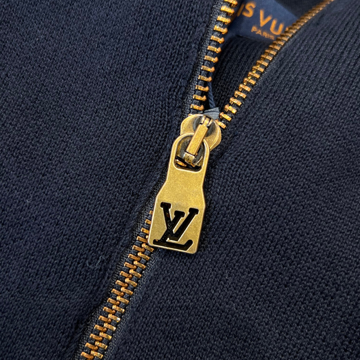 LOU ZIP HOODIE