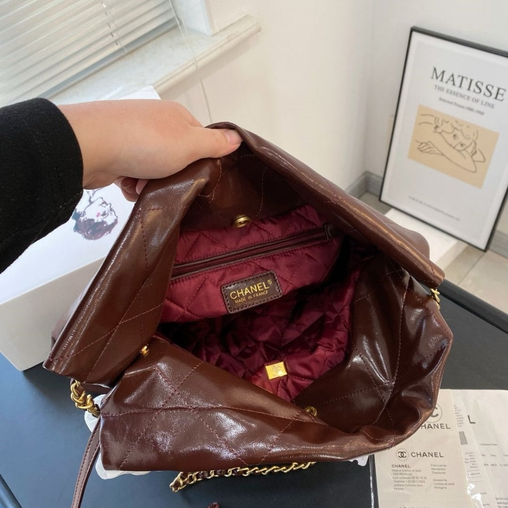 CC 22 LARGE HANDBAG DARK BROWN 41CM
