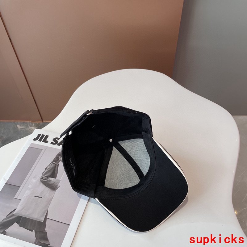 Louis Vuitton Luxury Cap