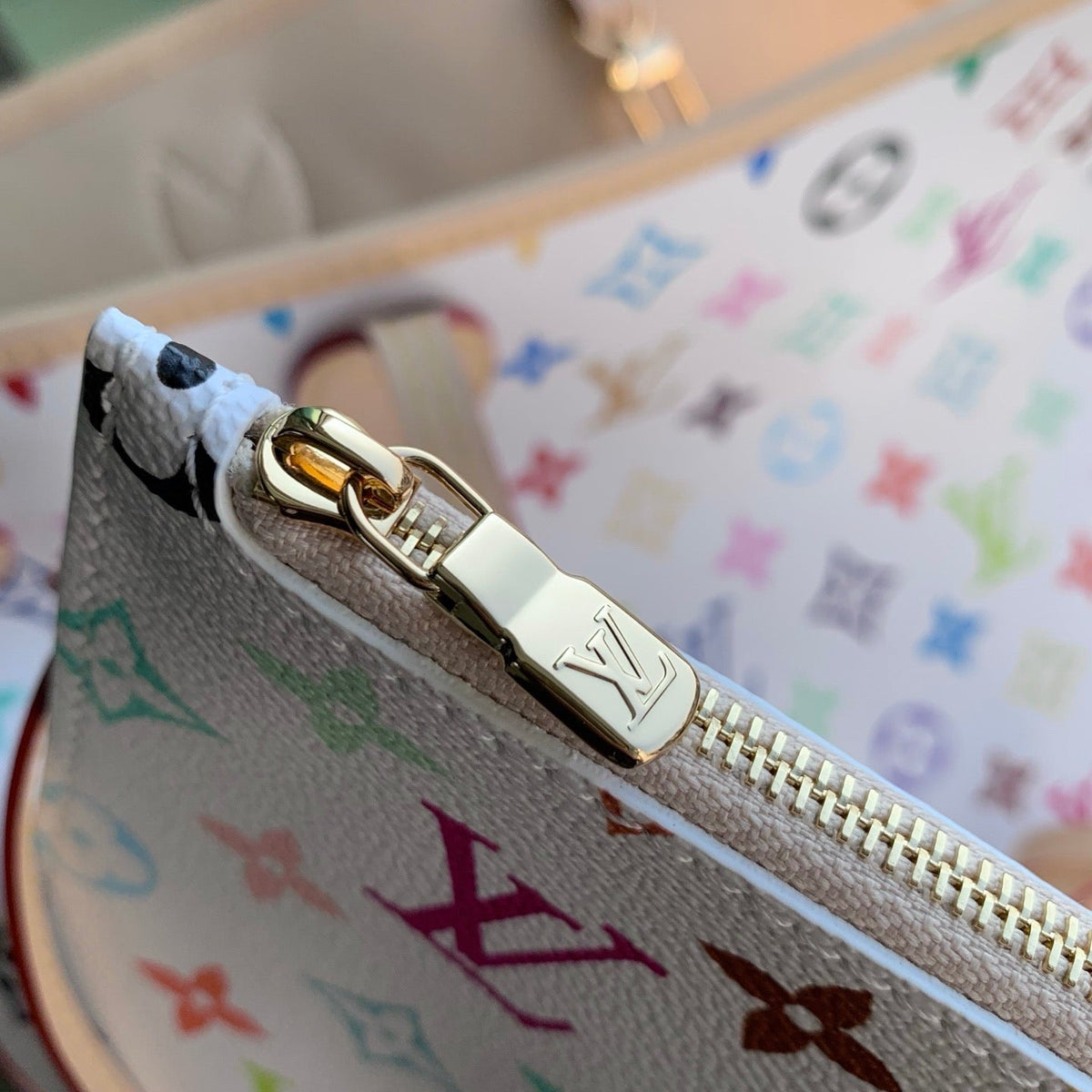 LOU x MURAKAMI NEVERFULL MM BAG