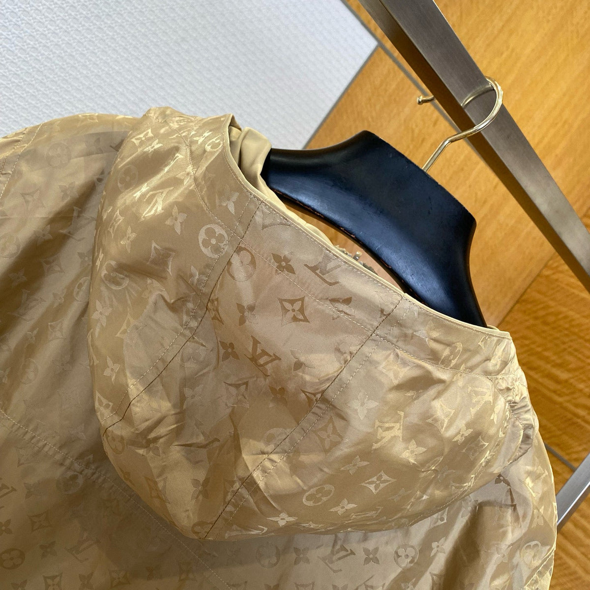 LOU JACKET