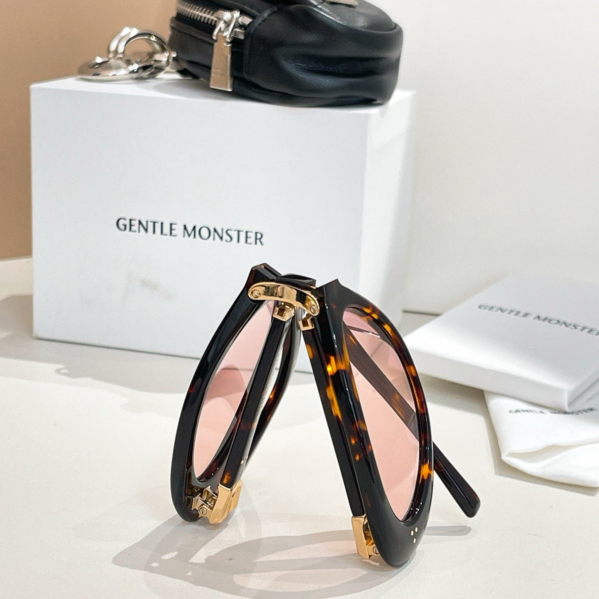 GENTLE M SUNGLASSES